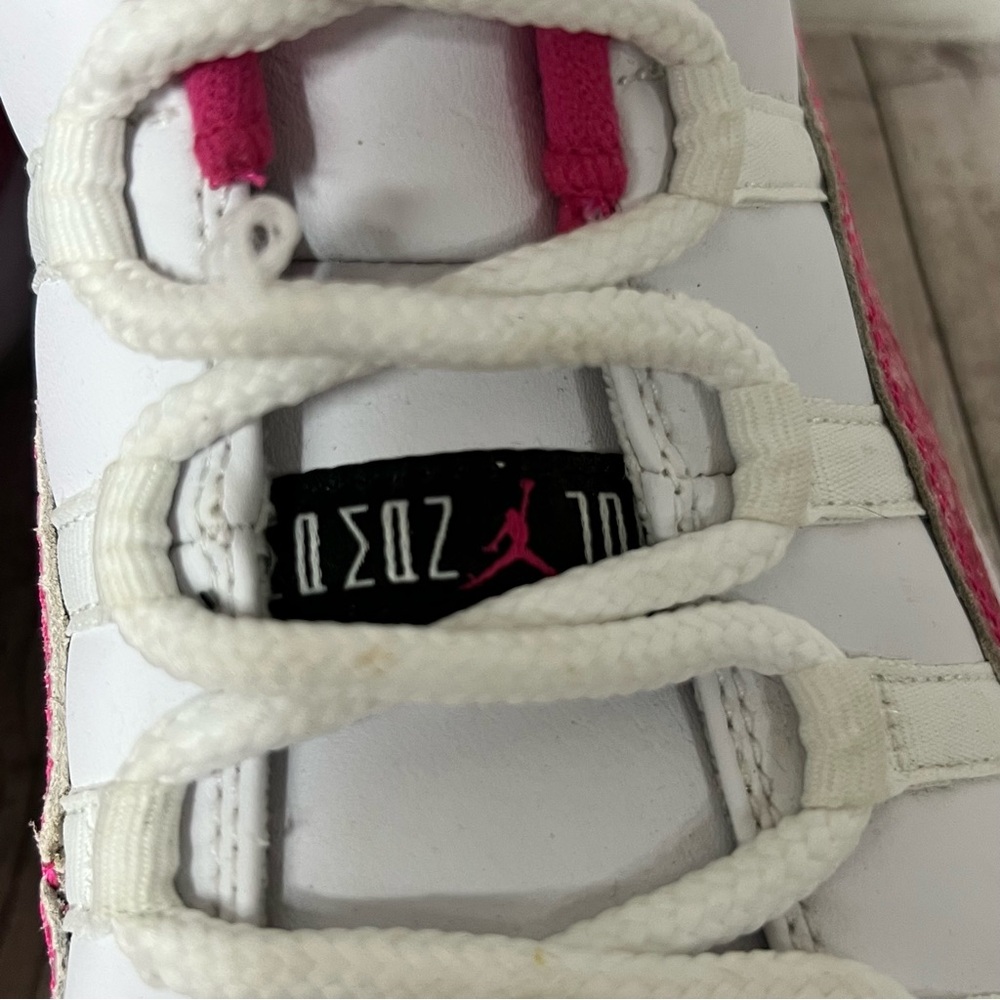 Nike Air Jordan 11 Low Retro XI Pink  Snakeskin AH7860-106 Womens Size 8 - Picture 12 of 14